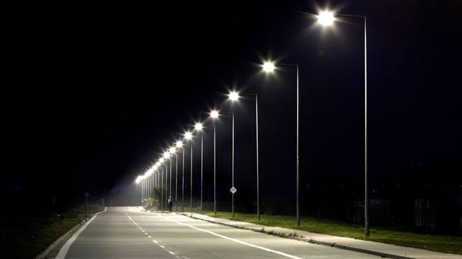 STREETLIGHT (POEM)