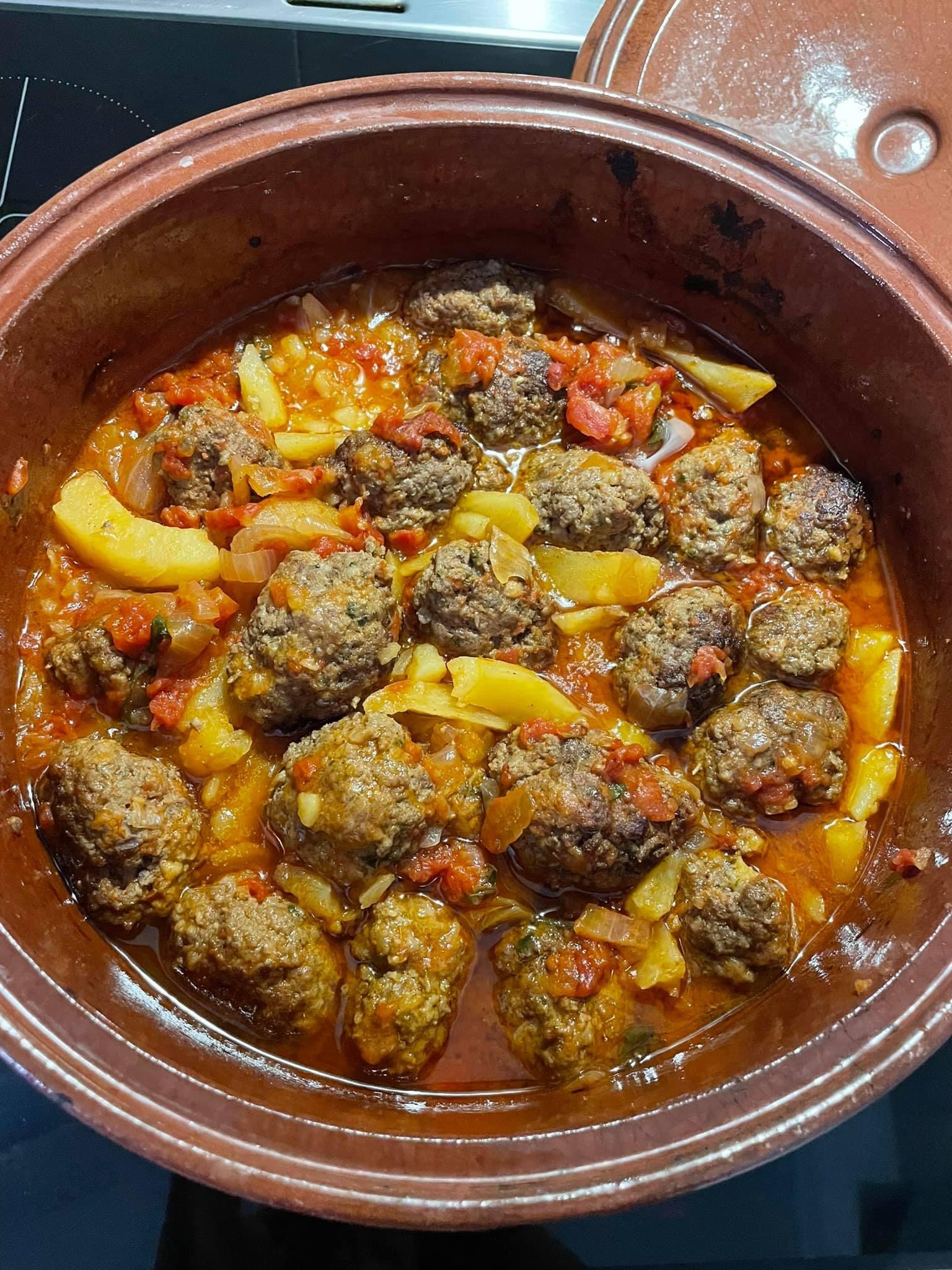 Foodbook 735 Greek meatballs Soutzoukakia