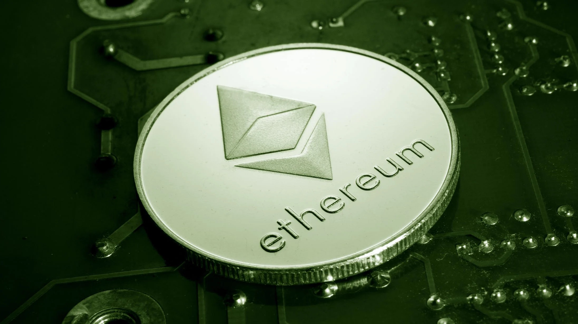Find Image on https://www.pexels.com/de-de/foto/munze-krypto-kryptowahrung-ethere-8175569/