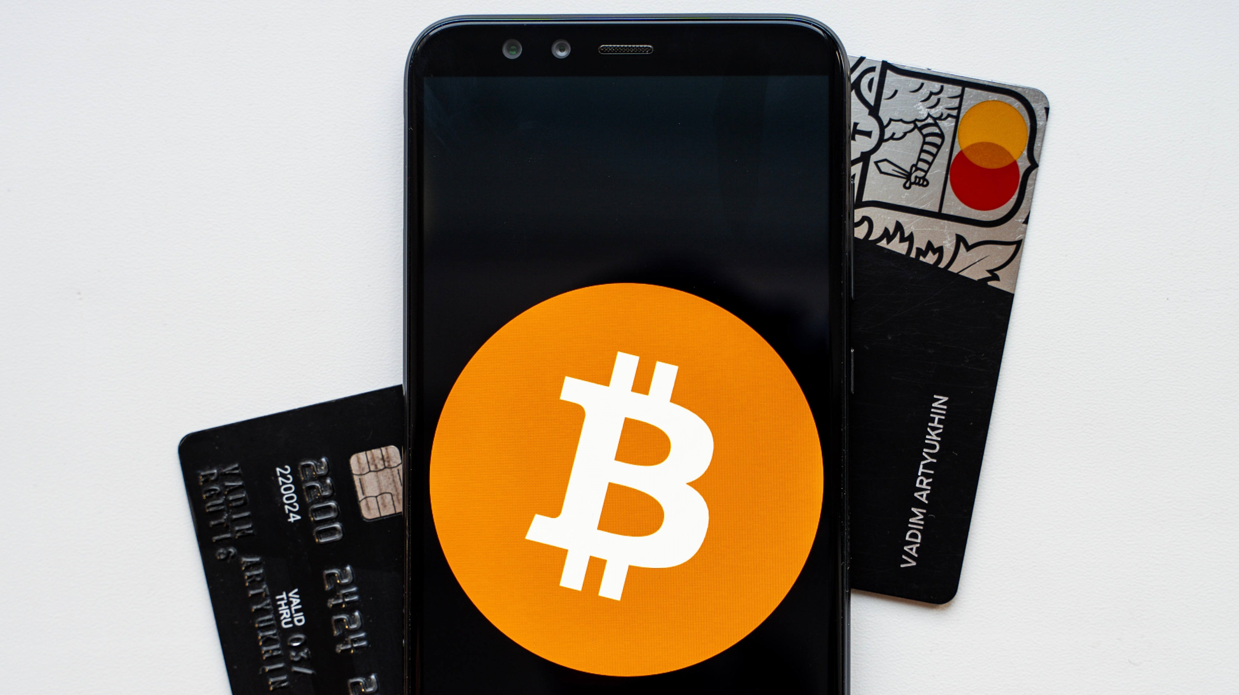 Credit cards &amp; android phone photo by Vadim Artyukhin on Unsplash