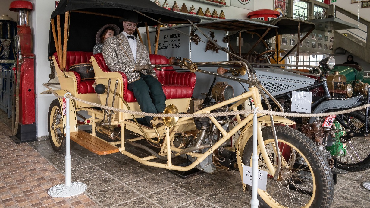 A historic motor tricycle. There is probably only one of these pieces in existence.