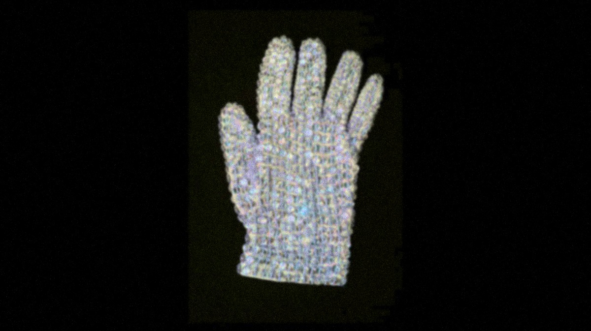 Noisy Hued Glove