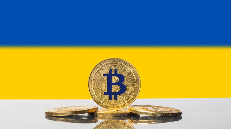 "Goldene Münze der Kryptowährung Bitcoi" (CC BY 2.0) by verchmarco