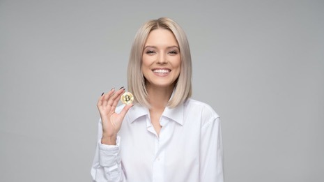 Can Cryptocurrency Help Bridge the Gender Wealth Gap