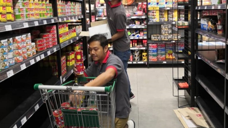 Mr. Yin, the Good Samaritan Store Manager from Star Grocers in Paramount