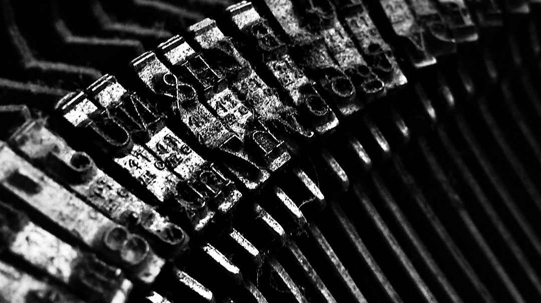 Typebars (strikers) - f/4.5 | 1/8s | 8mm | ISO800