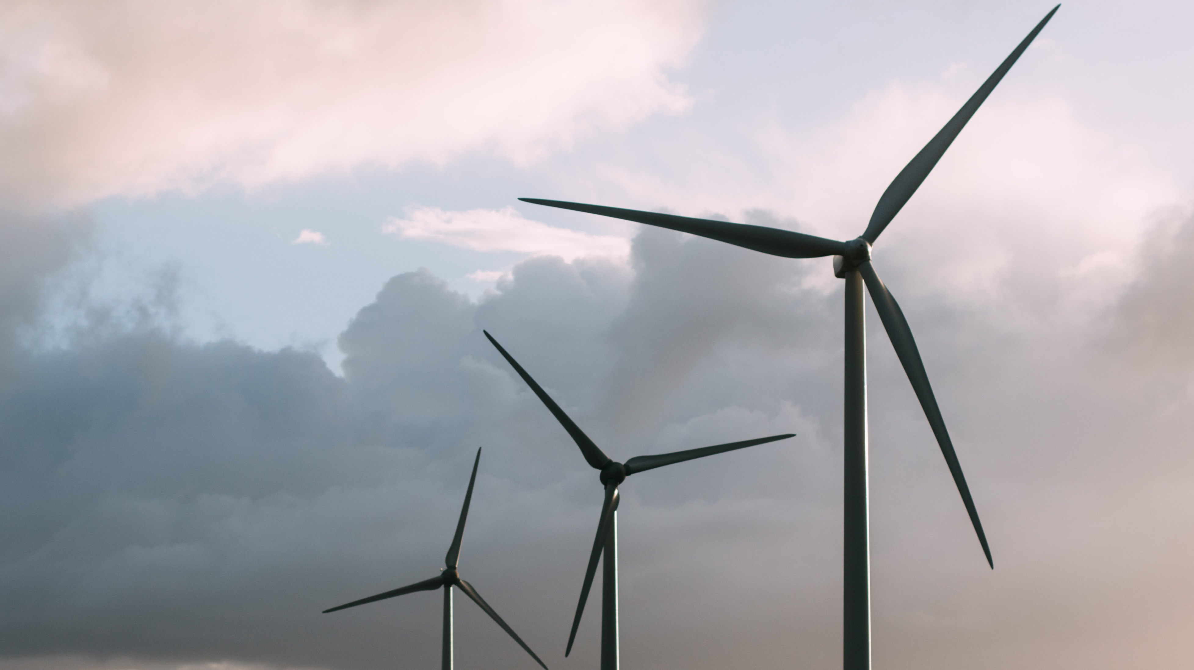 https://www.pexels.com/de-de/foto/alternative-energie-drehung-elektrizitat-energie-243138/