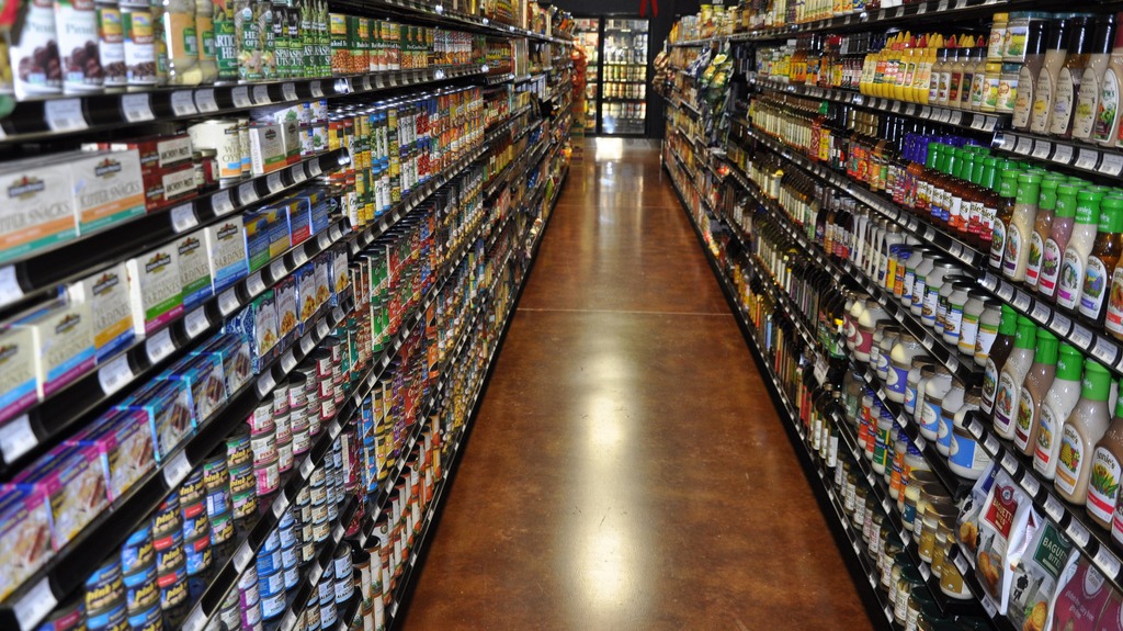 one way grocery aisle