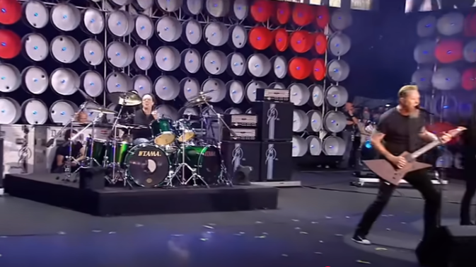Metallica - Nothing Else Matters 2007 Live Video