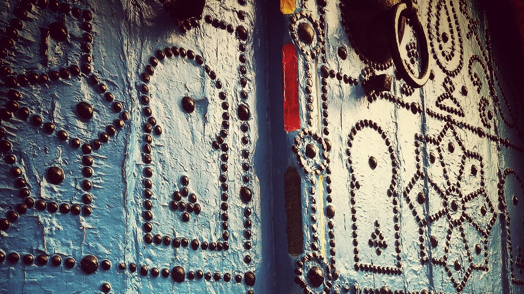 Tunis old decorative door photo by Mazigh 2013