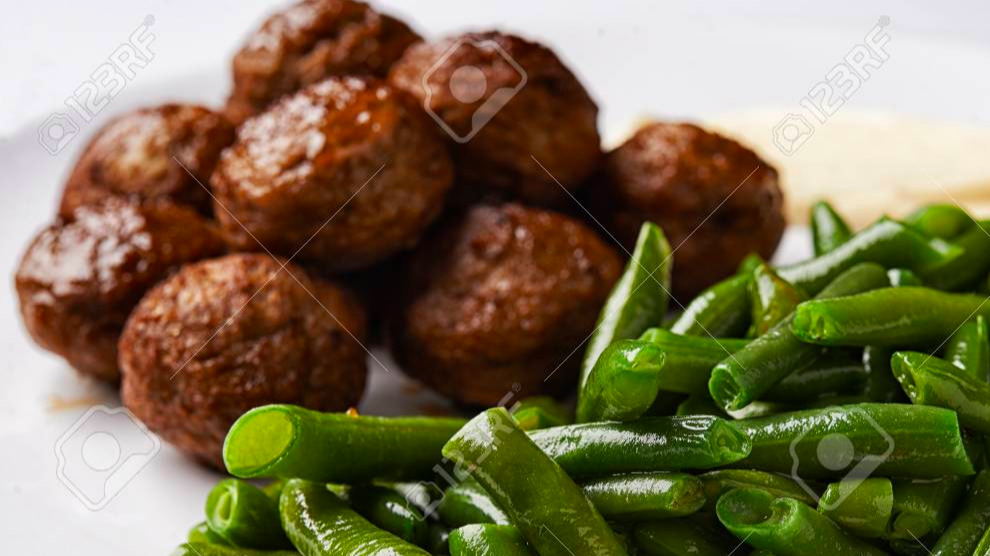 Green Beans With Meat Ball Cooking. Easy And Healthy Recipe.