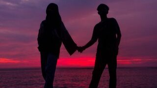 Love while the sun sets