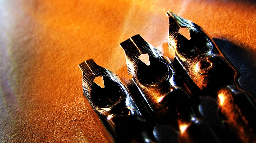 Pen Nibs - f/5 | 1/40s | 14mm | ISO400