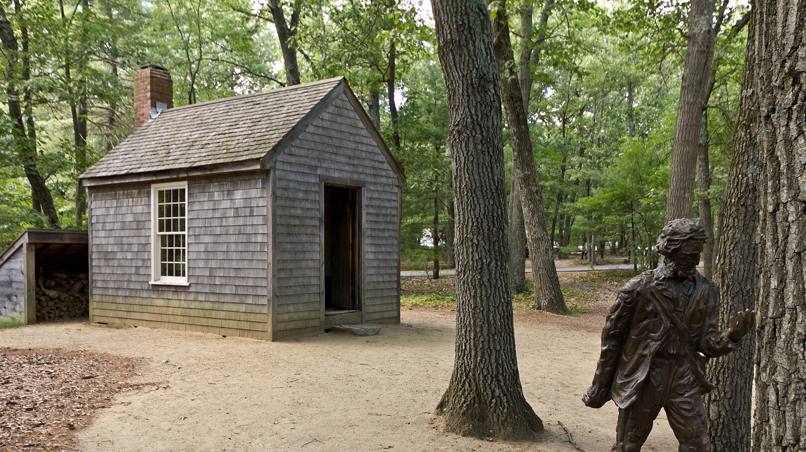 Replicate of Thoreau's cabin near Walden Pond (Photographer: RhythmicQuietude; License: GNU Free Documentation)