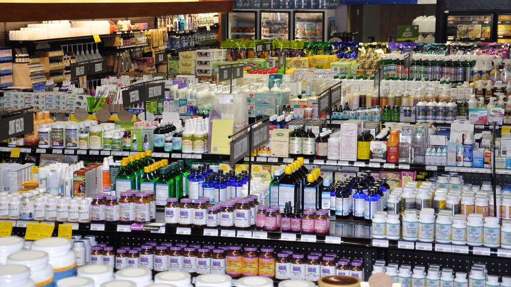 Healthy Shopper Market aisles